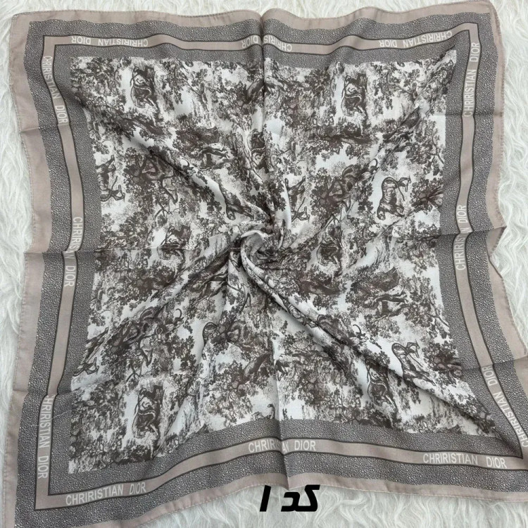 مینی اسکارف کرمی نخ قواره 65x65 سانتیمتر مناسب استفاده روزمره بدون آبرفت و رنگ رفت
