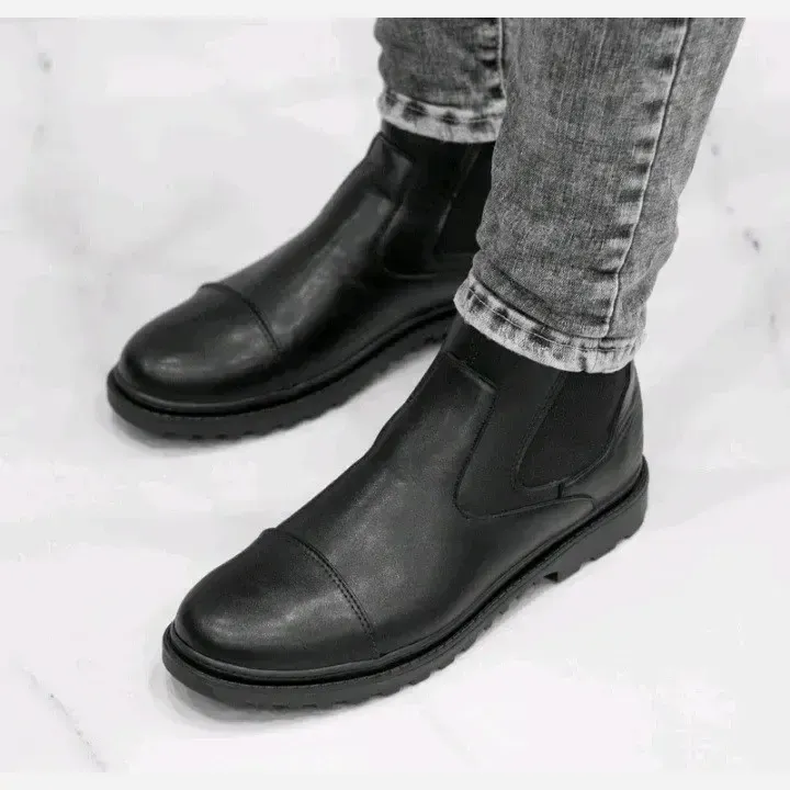 نیم بوت مردانه رویه چرم درجه یک دوردوخت سبک و راحت سایز 40 تا 44